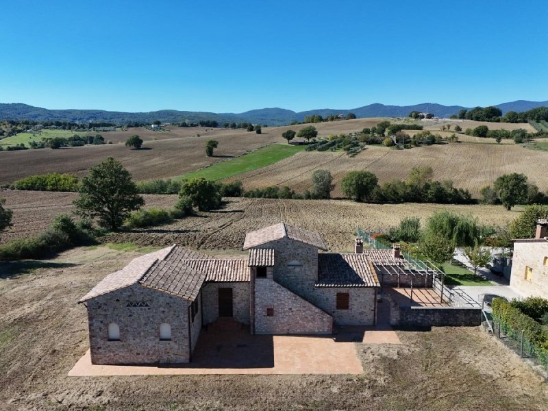 Bauernhaus in Avigliano Umbro