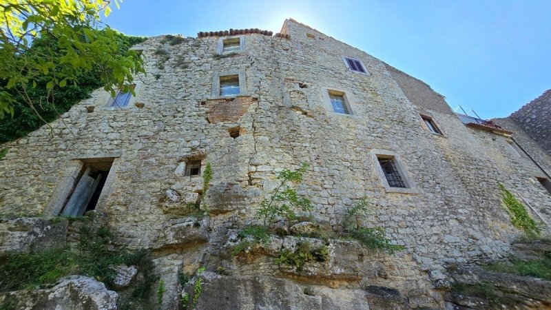 Gebouw in Baschi