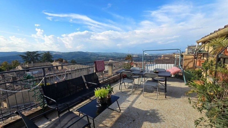 Apartment in Todi