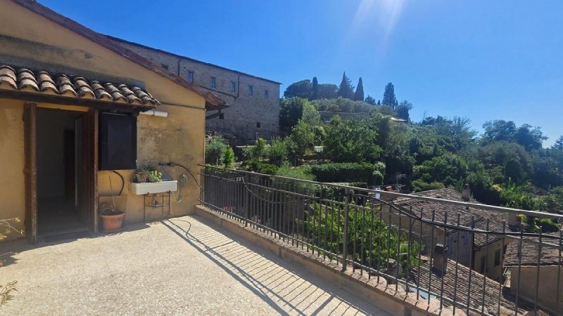 Apartment in Todi