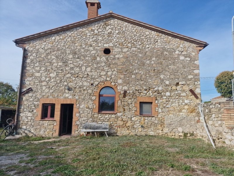 Farmhouse in Avigliano Umbro