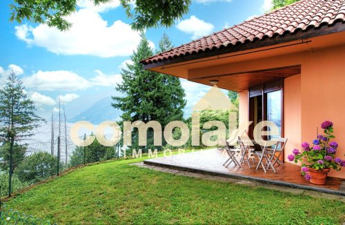 Villa in Faggeto Lario