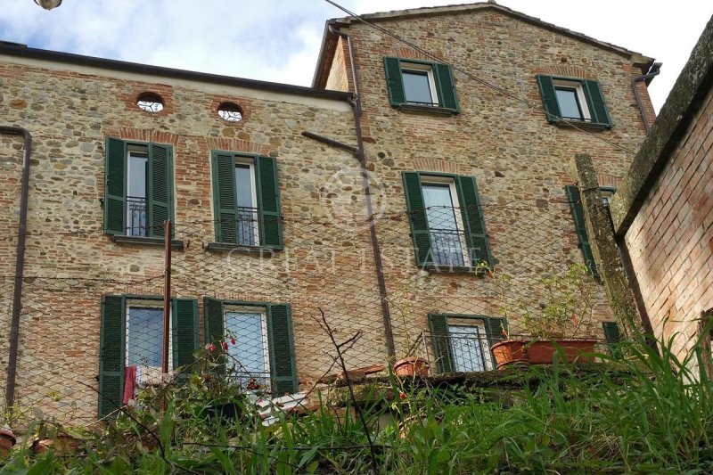 Historisk lägenhet i Fabro