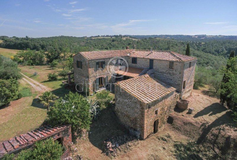 Klein huisje op het platteland in Asciano