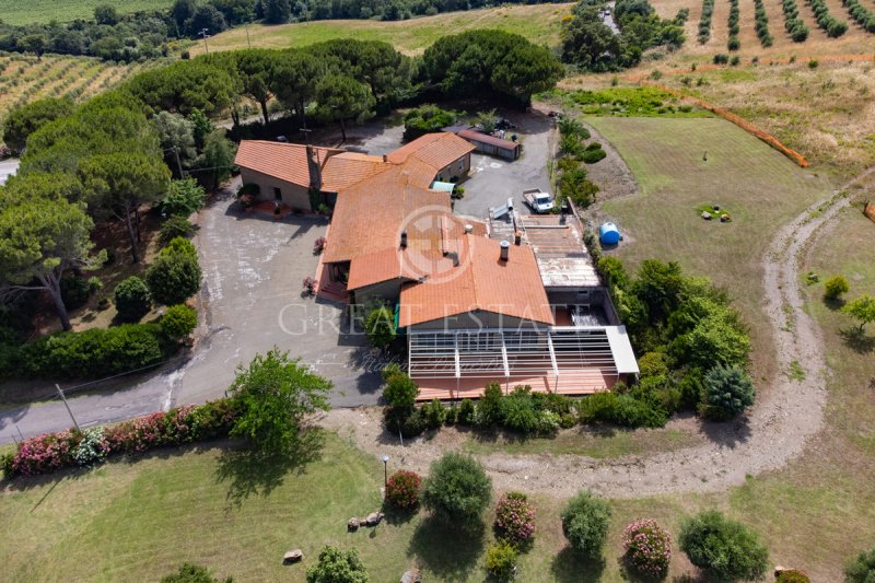 Klein huisje op het platteland in Magliano in Toscana