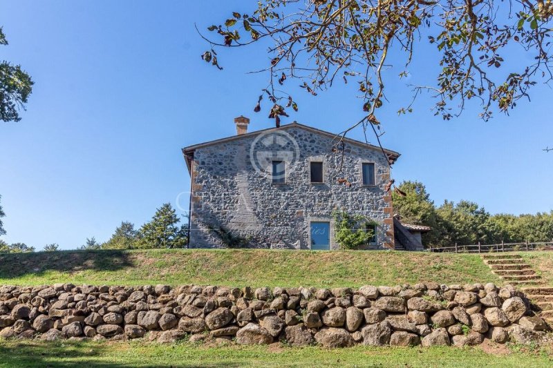 Klein huisje op het platteland in Castel Giorgio