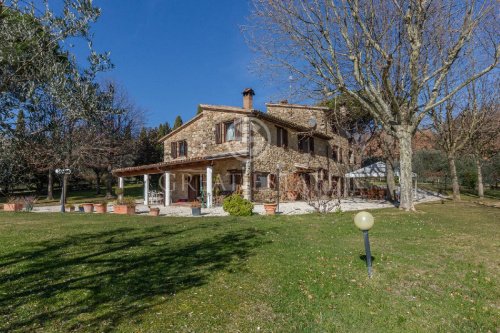 Отдельно стоящий дом в Монте-Кастелло-ди-Вибио