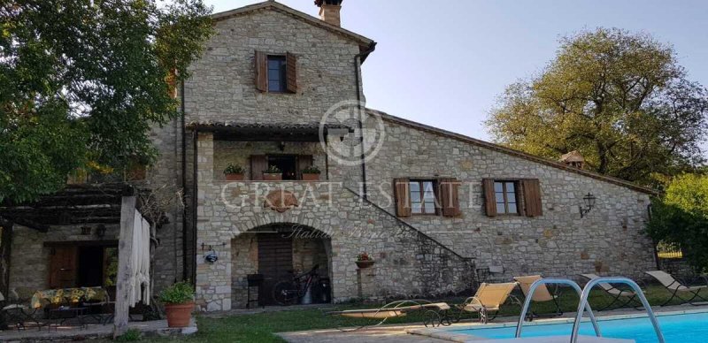 Ferme à Todi