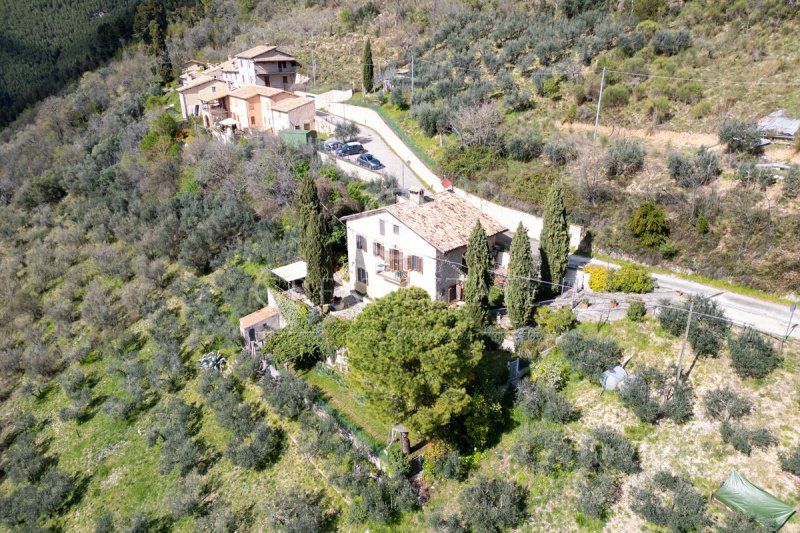 Klein huisje op het platteland in Spoleto