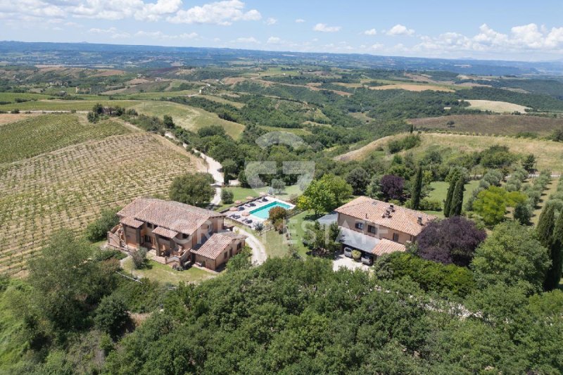 Farmhouse in Montecchio