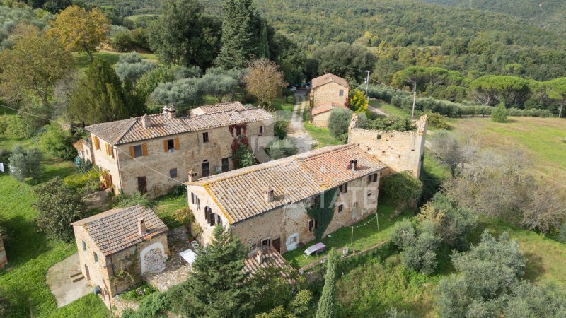 Klein huisje op het platteland in San Gimignano