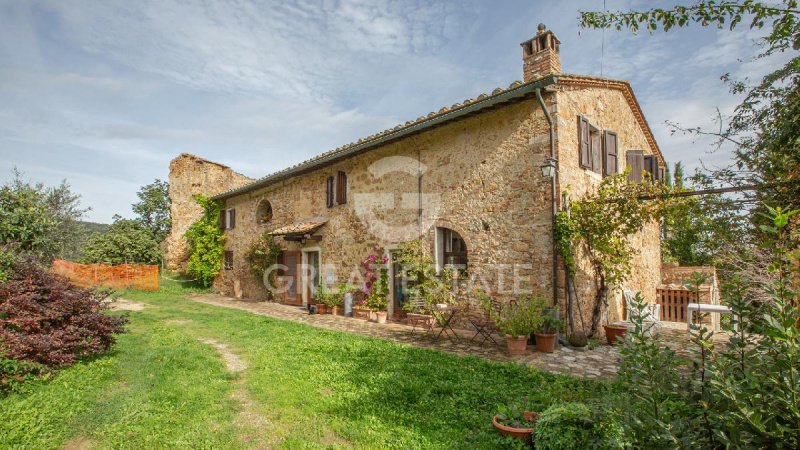 Klein huisje op het platteland in San Gimignano