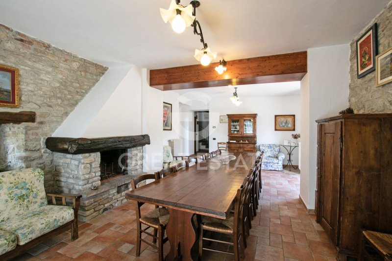 Отдельно стоящий дом в Виккьо