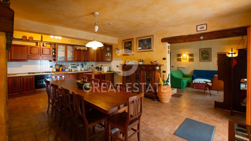 Klein huisje op het platteland in Sarteano