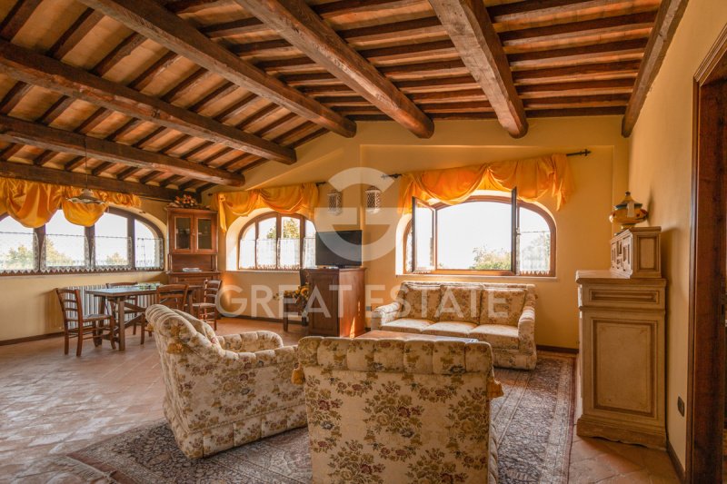 Отдельно стоящий дом в Тоди