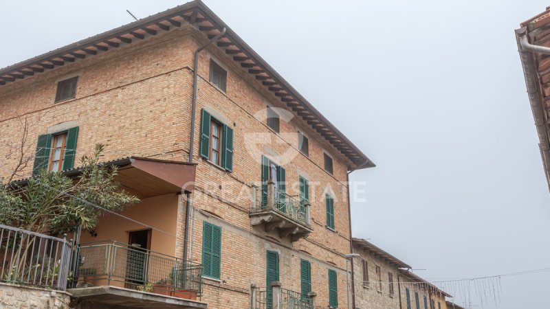 Apartamento histórico em Cetona