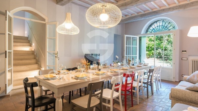 Klein huisje op het platteland in Siena