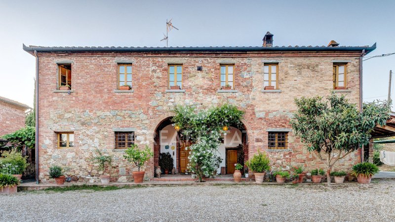 Casolare a Foiano della Chiana