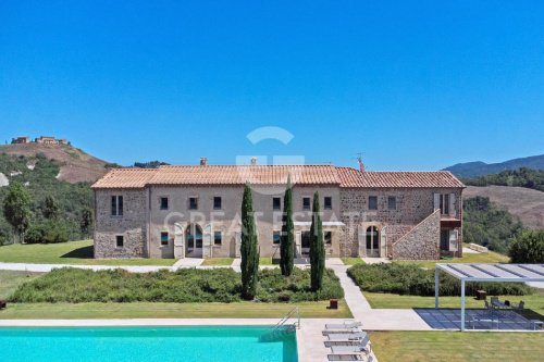 Farmhouse in Volterra