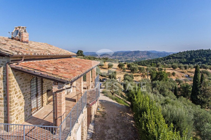 Klein huisje op het platteland in Corciano