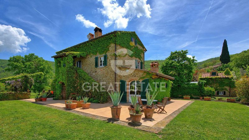 Отдельно стоящий дом в Cortona