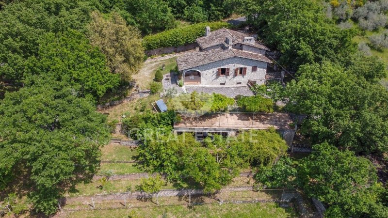 Ferme à Campello sul Clitunno