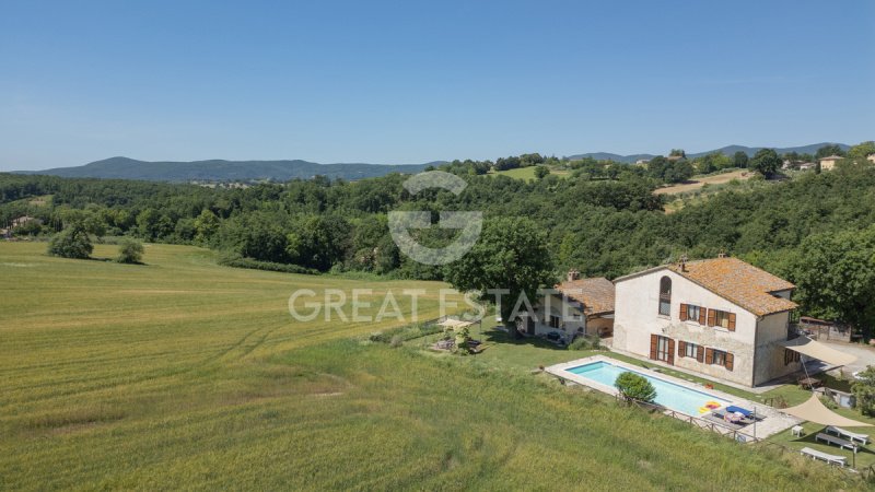 Ferme à Avigliano Umbro