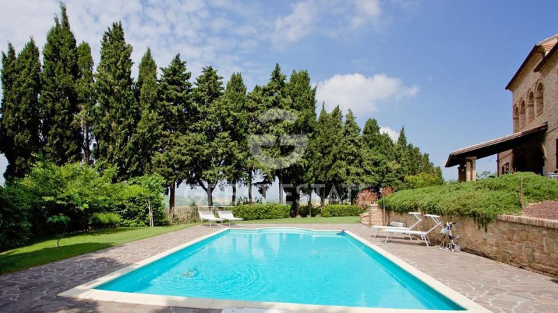 Ferme à Terre Roveresche