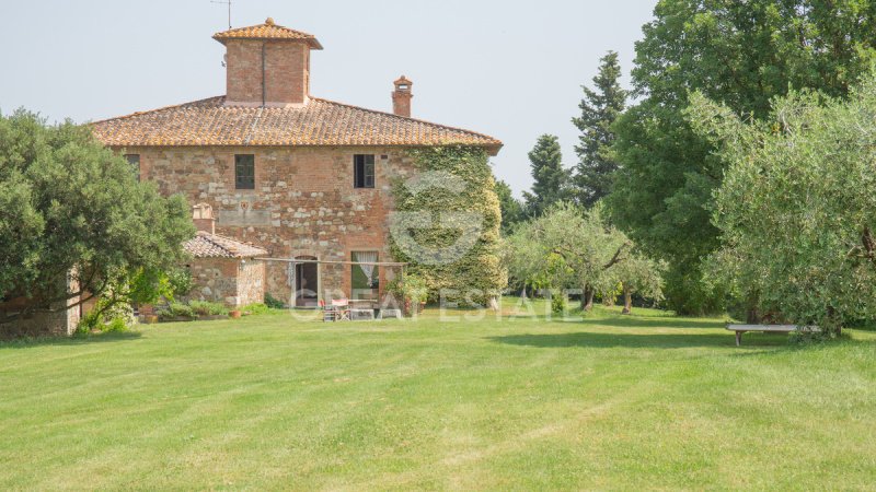 Klein huisje op het platteland in Cetona