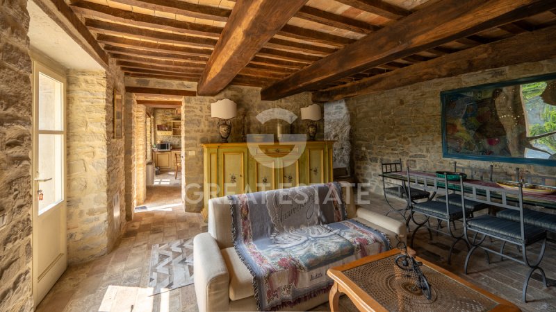 Отдельно стоящий дом в Монтоне