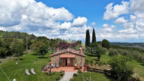 Klein huisje op het platteland in Sinalunga