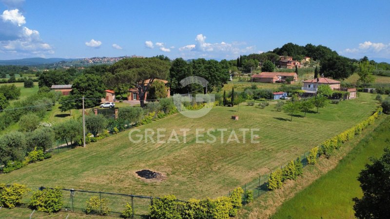 Klein huisje op het platteland in Lucignano