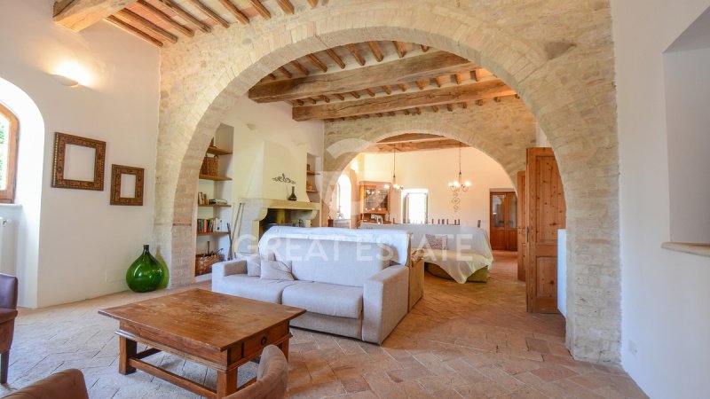 Отдельно стоящий дом в Баски