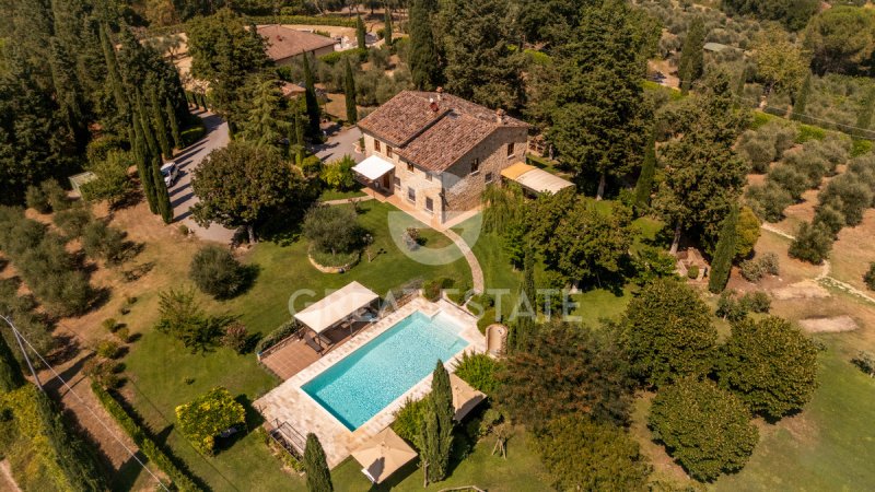 Klein huisje op het platteland in Cetona