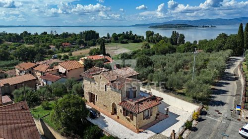 Отдельно стоящий дом в Маджоне