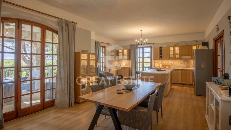 Вилла в Кастильоне-дель-Лаго