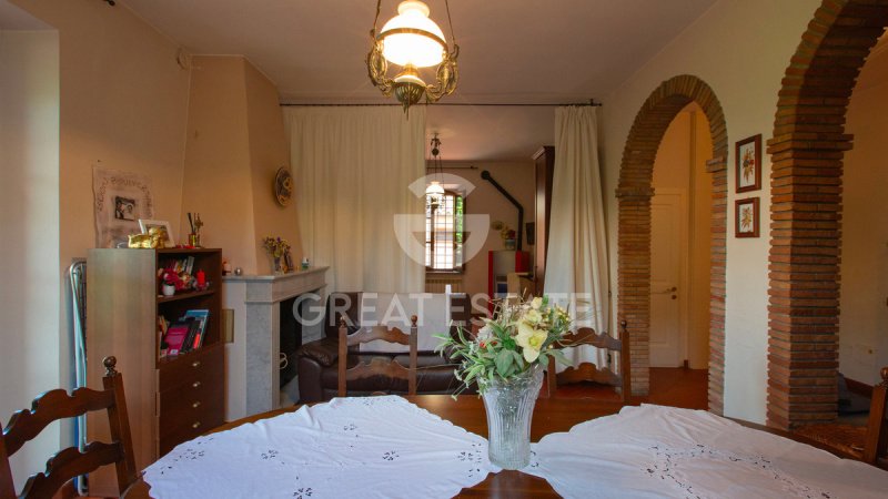 Вилла в Кастильоне-дель-Лаго