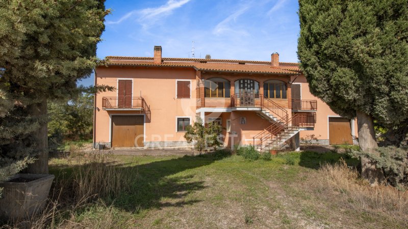 Отдельно стоящий дом в Кастильоне-дель-Лаго