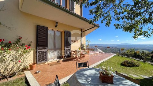 Многоквартирный дом в Кастильоне-д'Орчия