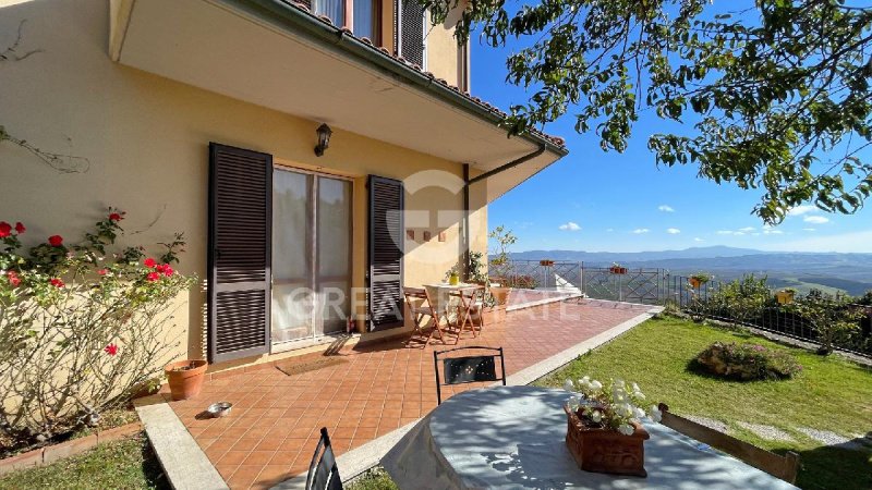 Многоквартирный дом в Кастильоне-д'Орчия