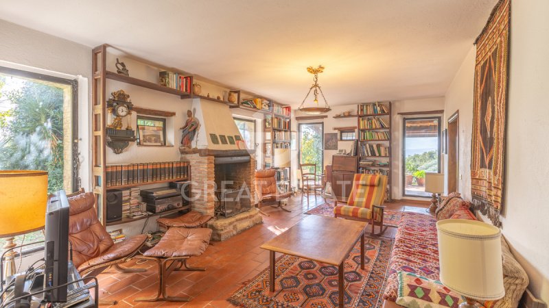 Отдельно стоящий дом в Монтегаббьоне