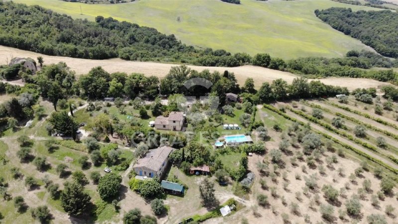 6 Bedrooms Farmhouse for sale in Radicondoli [798911] | Gate-away®