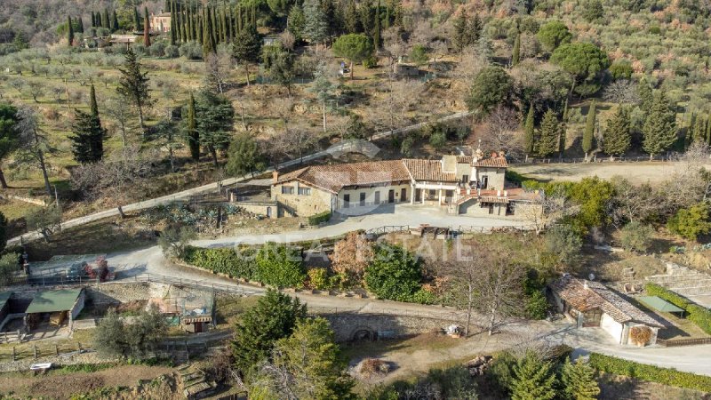 Отдельно стоящий дом в Cortona