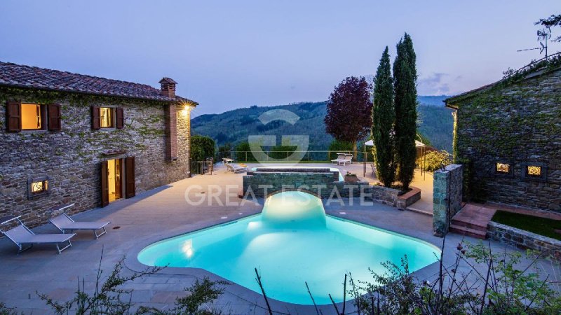 6 Bedrooms Farmhouse for sale in Pratovecchio Stia [807396] | Gate-away®