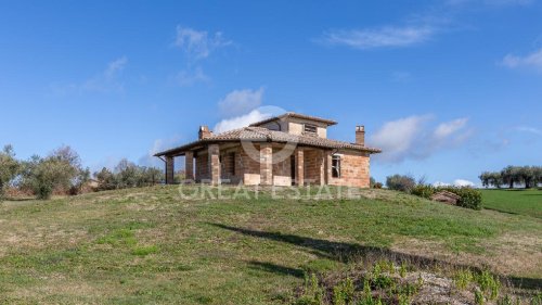 蒙泰卡斯特里利农舍