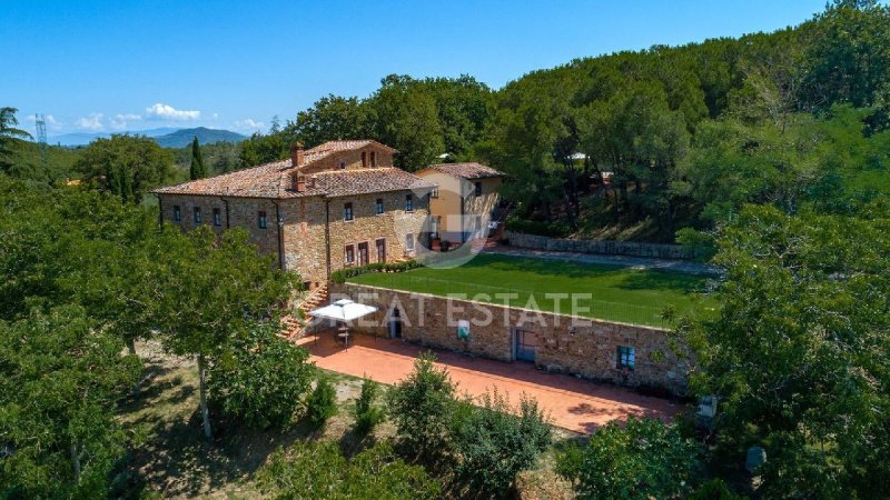 8 Bedrooms Farmhouse for sale in Bucine [812195] | Gate-away®