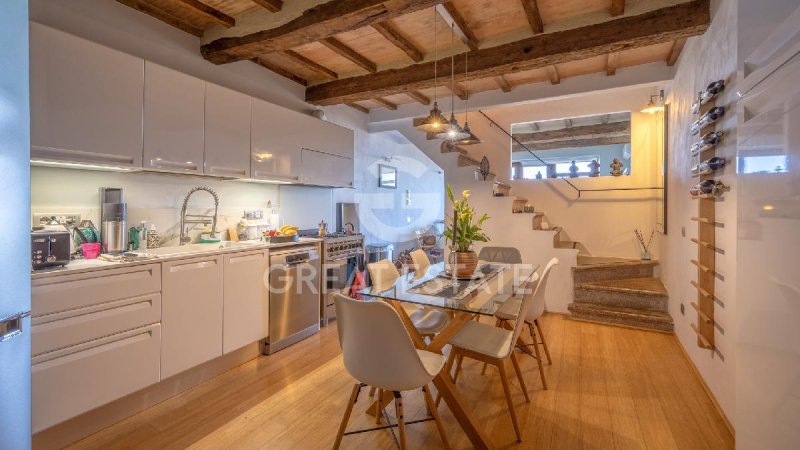 Edificio en Castel del Piano