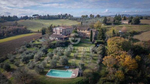 Klein huisje op het platteland in Siena