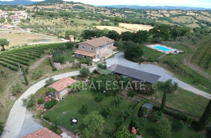 Ferme à Semproniano