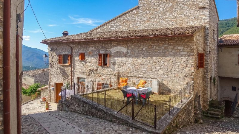 Historisches Appartement in Vallo di Nera